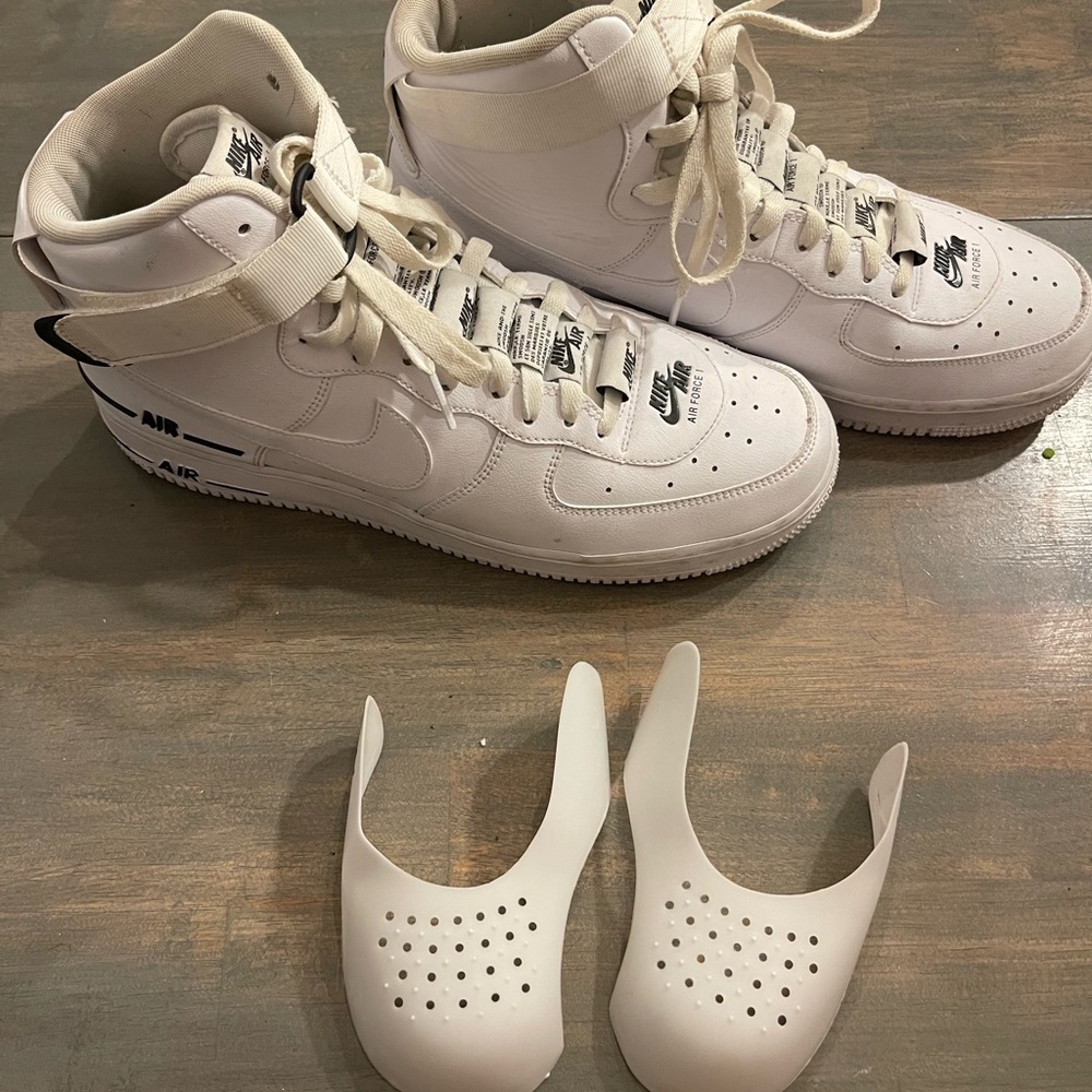 i’m selling White Airforce 1s in great condition - Picture 3 of 6